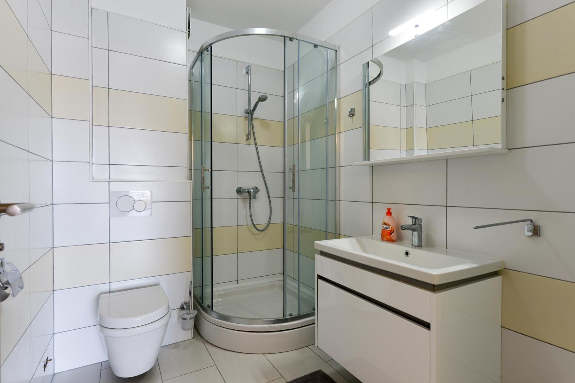 Apartmani Martin Mit Beheiztem Pool With Heated Pool 比比涅 外观 照片