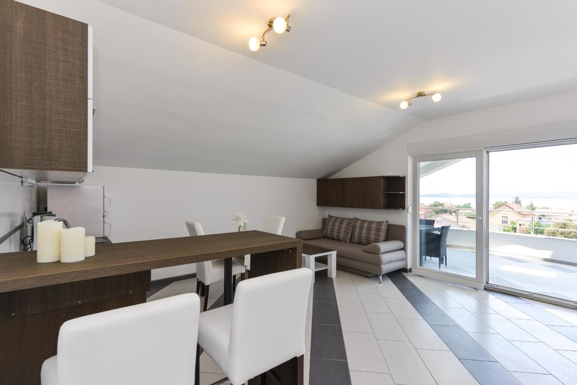 Apartmani Martin Mit Beheiztem Pool With Heated Pool 比比涅 外观 照片