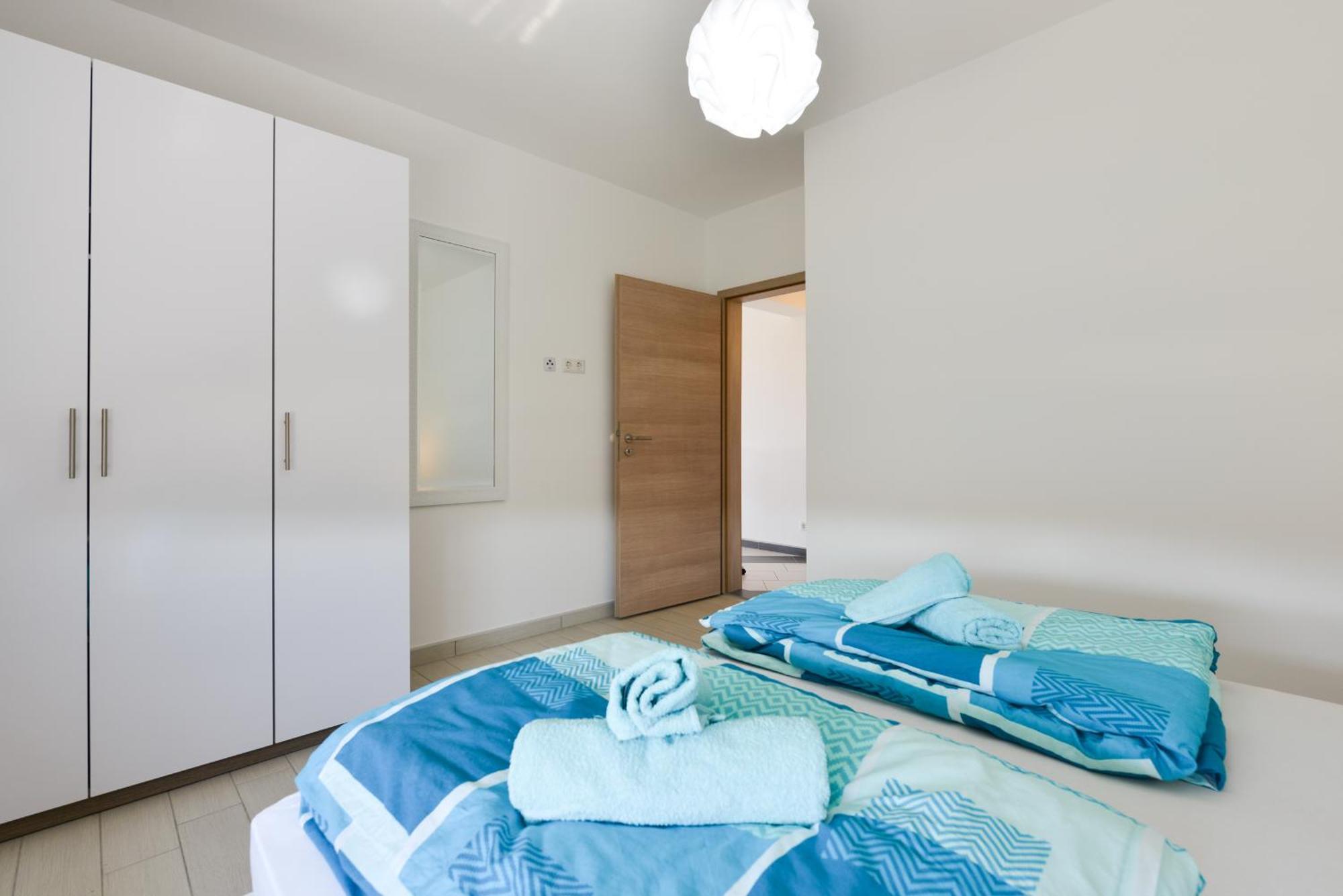 Apartmani Martin Mit Beheiztem Pool With Heated Pool 比比涅 外观 照片